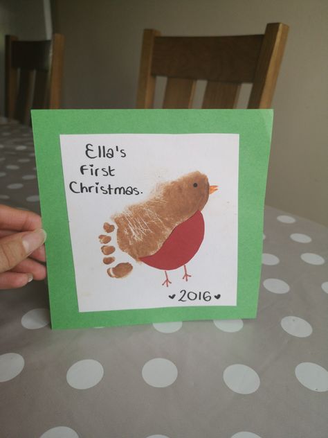 Baby Feet Christmas Card, Robin Footprint Art, Baby Christmas Cards Diy, Christmas Cards Baby Footprint, Foot Print Christmas Card, Baby Diy Christmas Cards, Toddler Xmas Cards, Baby Xmas Cards Ideas, Hand Print Xmas Cards