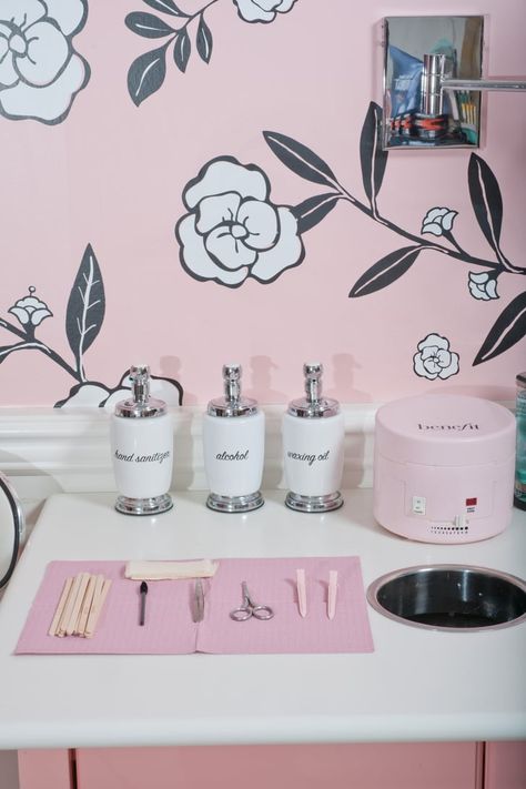 Esthetician Goals, Brow Salon Ideas, Luxury Esthetician, Aesthetician Room, Brow Studio Ideas, Brow Room, Beauty Studio Decor, Lash Spa, Brow Salon