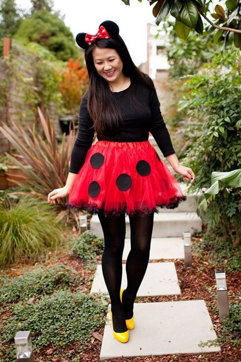 Disfraz de Halloween casero: 25 ideas DIY Minnie Mouse Kostüm, Minnie Mouse Costume Diy, Tutu Minnie, Easy Halloween Costumes For Women, Clever Costumes, Minnie Mouse Costume, Cheap Halloween Costumes, Diy Halloween Costumes For Women, Mouse Costume