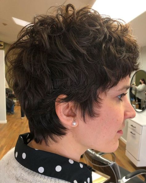 Curly Pixie Hairstyles, Short Shaggy Haircuts, Square Face Hairstyles, Shaggy Short Hair, Short Shag Hairstyles, Shaggy Haircuts, Hair Adviser, Bob Hairstyles For Thick, Medium Layered Hair