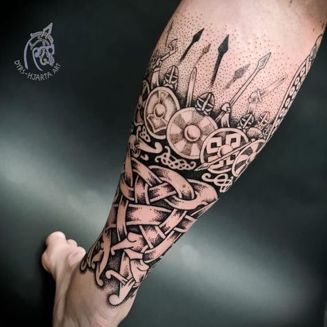 Runes Tattoos, Celtic Warrior Tattoos, Rune Vichinghe, Valhalla Tattoo, Celtic Sleeve Tattoos, Traditional Viking Tattoos, Fenrir Tattoo, Rabe Tattoo, Viking Warrior Tattoos