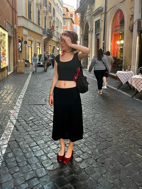 Low Rise Midi Skirt, Holiday Fits, Downtown Girl, Mode Inspo, Looks Style, Crete, Fashion Killa, Look Cool, Aesthetic Clothes