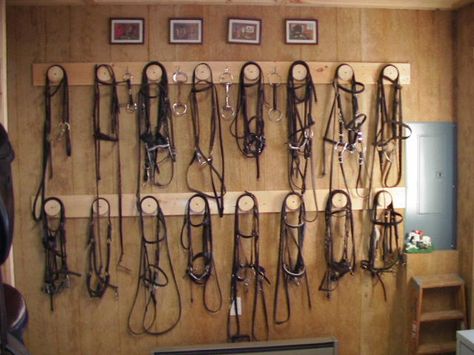 I really like these bridle racks. Simple but pretty. #bridlerack Tack Room Organization, Horse Tack Rooms, Horse Farm Ideas, Barn Hacks, Diy Horse Barn, Horse Barn Designs, Horse Shelter, Dream Horse Barns, Horse Barn Plans