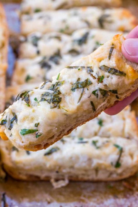 Easiest Appetizer ever! Spinach Artichoke Dip Cheesy Bread! Artichoke Bread, Shades Of Burgundy Hair, Burgundy Hair Color, Spinach And Artichoke Dip, Gluten Free Puff Pastry, Cheesy Dip, Cheesy Garlic Bread, Artichoke Recipes, Cheesy Bread