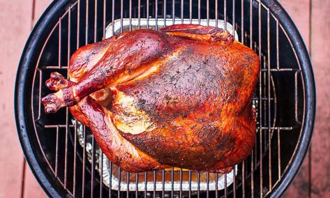 Smoked Turkey Cooking Time, Turkey Cooking Times, Turkey Rub, Turkey Seasoning, Cajun Turkey, Smoked Turkey Recipes, Franklin Bbq, Grilled Turkey, Rub Recipes