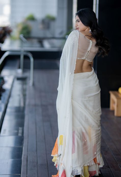 White Saree Photoshoot, Saree Photo Poses, Farewell Saree, Off White Saree, Ashika Ranganath, Black Dress Style, Saree Backless, Half Saree Lehenga, Short Dress Styles