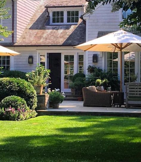 Backyard Porch, Casa Exterior, Have Inspiration, East Hampton, Garden Bed, Garden Cottage, Porch Patio, Outdoor Rooms, Shade Garden