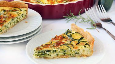 Herbed Zucchini Pie Zucchini Pie Recipes, Veggie Pies, Zucchini Pie, Onion Pie, Pasta Vegetariana, Pillsbury Recipes, Zucchini Casserole, Cheesy Zucchini, Summer Veggies