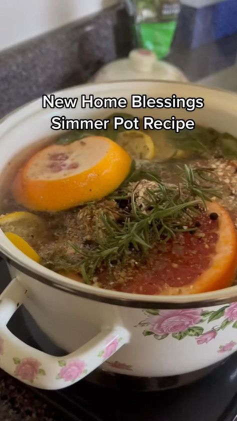 Wicca Recipes, Simmer Pot Recipes, Kitchen Witch Recipes, Potpourri Recipes, Simmer Pot, House Smell Good, Magic Herbs, Herbal Recipes, Magical Herbs