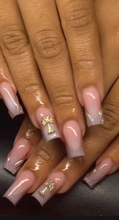 Plain Nails With Design, Plain Nails With Charms, Plain Nails Ideas, Nails Strass Design, Plain Gel Nails, Plain Nail Ideas, White Tip Acrylic Nails, Nails With Charms, Plain Nails