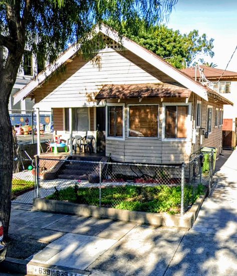 1980s Suburban House, New Orleans Suburbs, 80s House Exterior Aesthetic, Affordable Housing Architecture, Poor Neighborhood, 60s House, 80s House, Americana Aesthetic, Boyle Heights