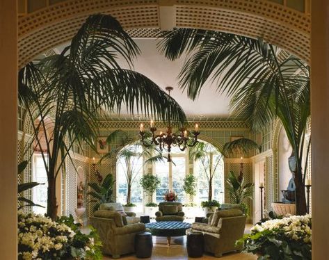 Eye For Design: Decorating Tropical Style West Indies Decor, Tropical British Colonial, Tropical Interiors, West Indies Style, Michael Taylor, British Colonial Decor, Tropical Interior, Popular Interior Design, Tropical Living