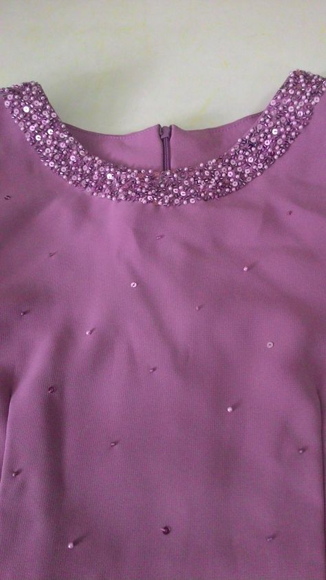 Beads Neck Designs For Kurtis, Amrodary Designs Kurti, Beeds Work In Churidar Neck, Beads Work On Kurti Neck Simple, Salwar Neck Designs, Churidar Neck Designs, Churidar Designs, Hand Embroidery Dress, Embroidery On Kurtis