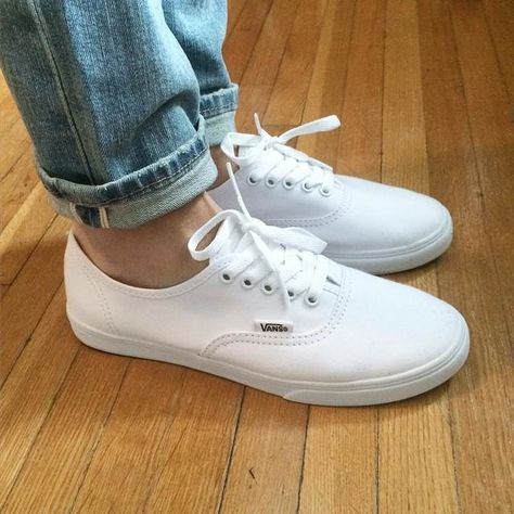 Authentic Lo Pro Plimsolls Outfit, Vans Painted Shoes Ideas, White Plimsolls, Best White Sneakers, Summer Shoes Wedges, Tenis Vans, Fashion Shoes Heels, Superga Shoes, Bling Shoes