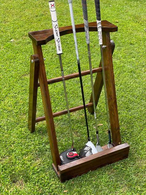 Golf Club Stand Diy, Golf Stuff, Best Golf Clubs, Decorative Stand, Golf Putter, Golf Putters, Golf Set, Personalized Golf, Driving Range