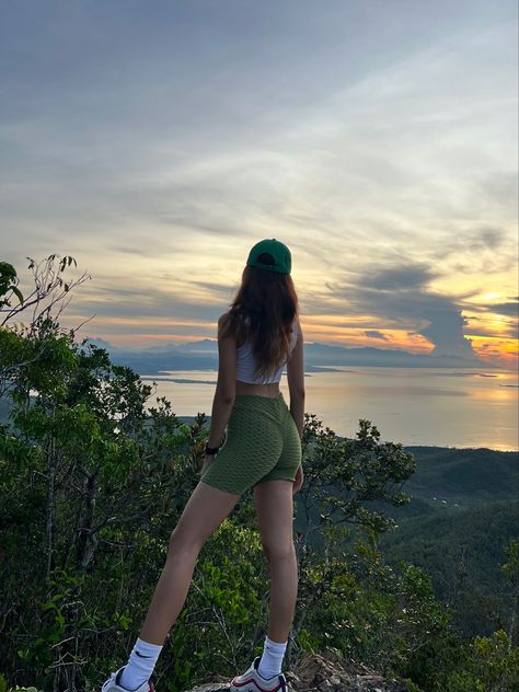 Sunrise Outfit Mountain, Hiking Philippines, Hiking Aesthetic Outfit, Philippines Aesthetic, Philippines Trip, Sunrise Hike, Aesthetic Sunrise, Hiking Fits, Hiking Photography