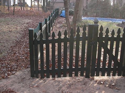 Black Picket Fence Front Yards, Gothic Fence Ideas, Gothic Picket Fence, Saltbox Colonial, Black Fences, Gothic Fence, Vinyl Fences, Black Window Frames, French Gothic