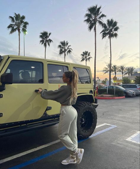 Car Poses, Girly Car, Summer Ootd, Jeep Girl, My Dream Car, Fashion Summer, The Boys, Instagram Pictures, Trinidad