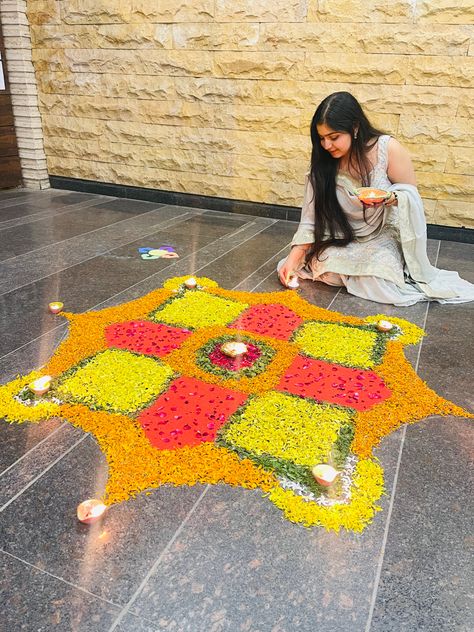 Pretty Rangoli made by beautiful flower petals , colors and some glitter✨✨✨ Rangoli From Flower Petals, Rangoli With Flowers Petals, Rangoli Designs With Flowers Petals, Petals Rangoli, Rangoli With Flowers, Floral Rangoli, Latest Rangoli, Simple Flower Design, Rangoli Ideas