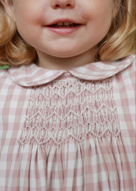 Kindness Messages, Counterchange Smocking, 21st Century Girl, Smocked Outfits, Outfit Patterns, Bright Clothes, Hand Smocking, Smocking Tutorial, Smocking Plates