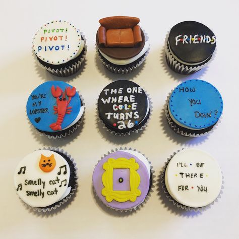 Friends Cupcakes, Funny Cupcakes, Birthday 25, Mini Cakes Birthday, Marvel Images, Cupcake Designs, Fondant Cupcakes, Guy Friends, 17th Birthday