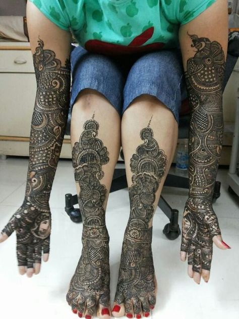 50 Bridal Mehndi designs for full hands and legs - Wedandbeyond Mehndi Designs Finger, Mehndi Designs 2018, New Bridal Mehndi Designs, Bridal Mehendi Designs Hands, Legs Mehndi Design, Mehndi Designs Bridal Hands, Bridal Henna Designs, Mehndi Design Pictures, Modern Mehndi Designs