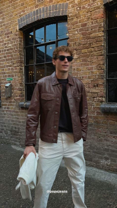 Nyc Fall Mens Fashion, Men’s Brown Leather Jacket Outfits, Mens Brown Leather Jacket Outfit, Brown Pants Outfit Men Street, Leather Jacket Outfit For Men, Brown Leather Jacket Outfit Men, Classic British Style Men, Brown Jacket Outfit Men, Brown Jacket Outfit