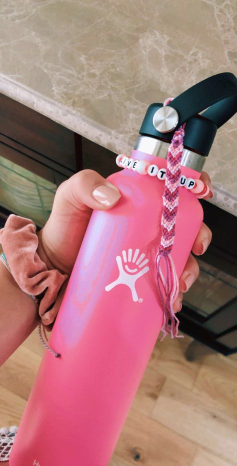 Aesthetic Hydro Flask, Bead Nails, Pink Hydro Flask, Water Bottle Aesthetic, Hydro Flask Accessories, Bottle Aesthetic, Pink Bracelets, Hydro Flask Bottle, Hydro Flask Water Bottle