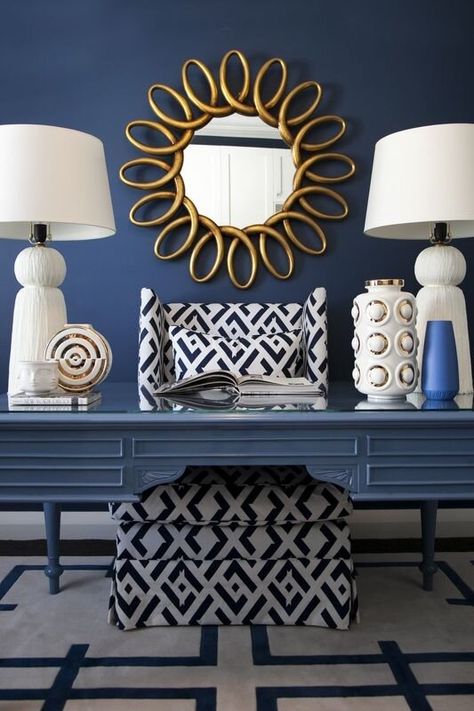 Blue and Gold Color Scheme Navy Accent Walls, Dark Dining Room, Blue Accent Walls, Gold Office, Painted Desk, Gold Home Decor, Home Office Space, White Decor, Home Office Design