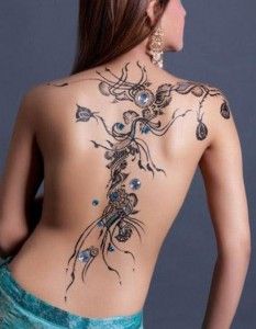 fancy Woman With Tattoos, Jewel Tattoo, Tato Henna, Girl Back Tattoos, Cool Tattoo, Tattoo Henna, Design Henna, Full Back Tattoos, Body Tattoo