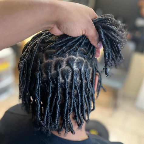 Half Flat Twists w/Rope Twists 🔥 Book me using the link in my bio 🔥 #stllocs #stlhair #stlbraids #starterlocs #instantlocs… | Instagram Loc Sizing, Rope Twists, Short Loc Styles, Flat Twists, Natural Dreads, Loc Extensions, Starter Locs, Book Me, Rope Twist