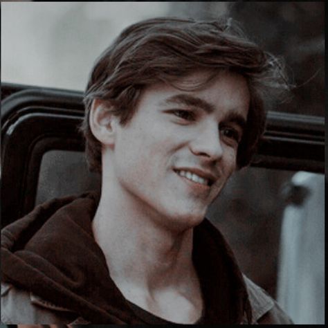 Brendon Thwaites Gif, Brenton Thwaites Gif, Conor Leslie, Nicky Wire, Dc Titans, Titans Tv Series, Brenton Thwaites, Dc Memes, Jason Todd