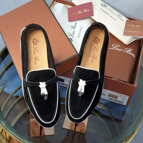 Loro Piana Shoes Women, Lora Piana, Loro Piana Shoes, Black And White Picture Wall, Fashion Shoes Flats, Black And White Shoes, Bollywood Wedding, Black Loafers, Best Friend Pictures