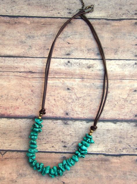 Bohemian, Leather, Dark Brown, Turquoise, Green, Nuggets, Double Strand, Brass, Necklace, Double Strands chips (wel grote) van turkoois rest is brons lengte 52cm met verlengketting tot 60 cm 35 dollar Bohemian Chic Jewelry, Turquoise Stone Jewelry, Vintage Jewelry Diy, Leather Jewelry Diy, Chunky Bead Necklaces, Diy Jewelry Necklace, Turquoise Green, Brass Necklace, Beaded Jewelry Patterns