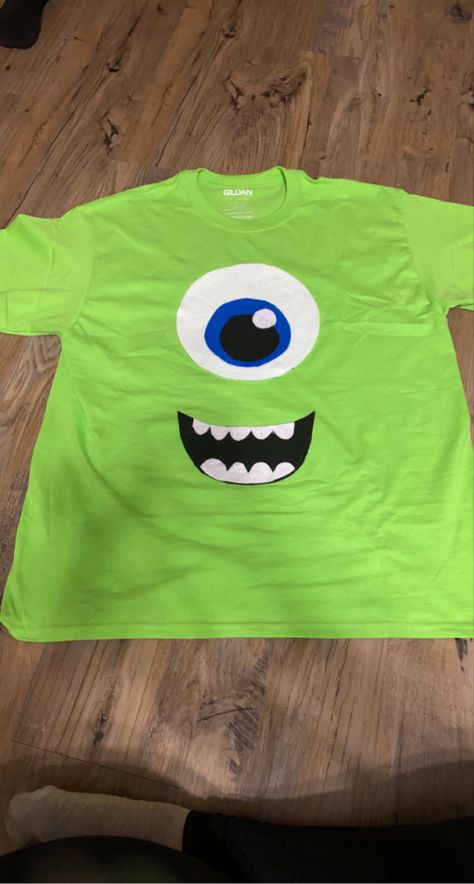 Diy Mike Wazowski Costume, Mike Wazowski Shirt, Monsters Inc Costume, Mike Wazowski Costume, Diy T Shirt Printing, Paint Shirts, Mike Wazowski, Halloween Inspo, Shirt Printing