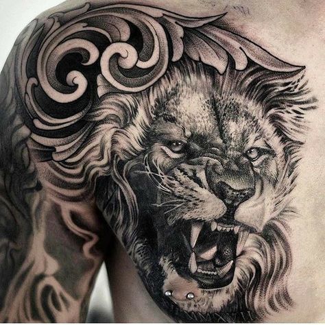 Lion Chest Tattoo, Lion Shoulder Tattoo, Tatuaje Trash Polka, Realistisches Tattoo, Tier Tattoo, Lion Tattoo Sleeves, Filigree Tattoo, Lion Head Tattoos, Leo Tattoos