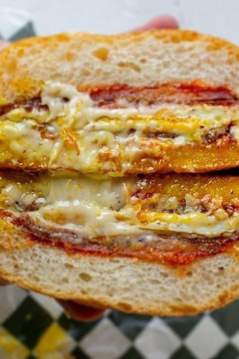 American Sandwich Recipes, Egg Cheese Sandwich, Hot Turkey Sandwiches, Rolled Sandwiches, Egg And Cheese Sandwich, Pork Roll, Chocolate Chip Cookie Cake, Egg Cheese, Turkey Sandwiches