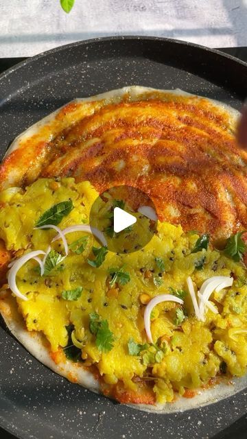 Purna  /Recipe Creator on Instagram: "Must try Mysore masala dosa 😍  Save the video and try it later   Follow @purna_recipes for more interesting recipes   If you need recipe of aloo ka masala , let me know in comments   Ingredients – 7-8 Kashmiri red chilli (soaked in hot water for 20-30minutes) 6-7 Garlic cloves 1 tbsp whole coriander 2 tsp cumin 1 sprig curry leaves 1 tbsp tamarind paste 1 tsp jaggery 2 tbsp roasted chana dal Salt to taste Water to grind Spread the red chutney on dosa batter with aloo masala. Sprinkle some green coriander and chopped onion. Enjoy it with sambhar or your favourite chutney.  #purna_recipes #masaladosa #mysoremasaladosa #easyrecipes" Aloo Dosa Recipe, Mysore Masala Dosa Recipe, Mysore Masala Dosa, Red Chutney, Aloo Masala, Sambhar Recipe, Masala Dosa Recipe, Dosa Batter, Breakfast Recipes Kids