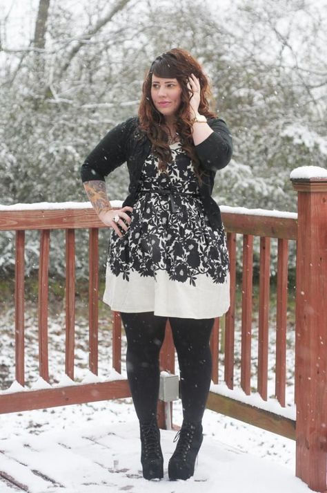 Plus Size Winter Outfits-14 Chic Winter style for Curvy Women Chic Winter Style, Plus Size Winter Outfits, How To Wear Leggings, Look Plus Size, Outfit Trends, Plus Size Fashion For Women, Curvy Girl Fashion, Look Chic, Curvy Fashion