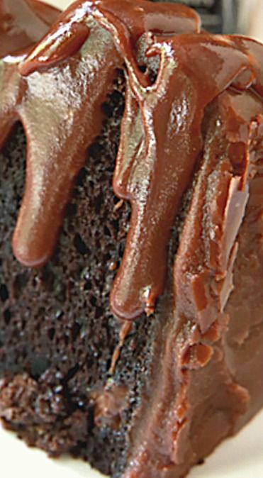 Jack Daniels Chocolate Cake, Jack Daniels Cake Recipe, Chocolate Cake With Alcohol, Cakes Made With Alcohol, Chocolate Whiskey Cake, Jack Daniels Recipes, Alcohol Chocolate, Jack Daniels Cake, Jack Daniels Fudge