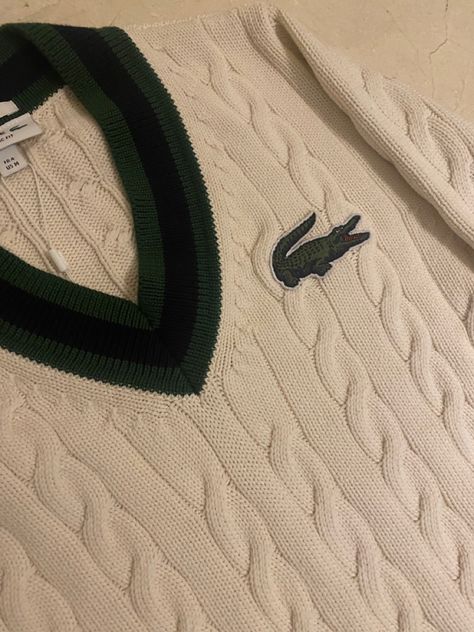 #lacoste #jersey #jerseylacoate #elegante #oldmoney #oldmoneyaesthetic Beige Jersey Outfit, Lacoste Aesthetic Outfit, Charles Core, Lacoste Aesthetic, Lacoste Clothing, Lacoste Sweater, Money Clothes, Money Lifestyle, Preppy Mens Fashion