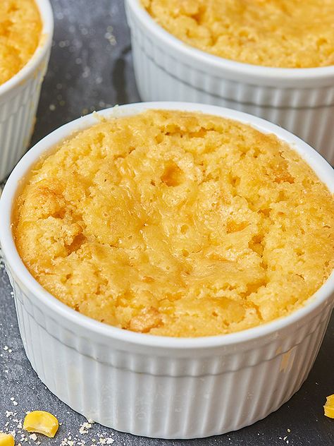 This creamy corn casserole tastes like extra gooey cornbread! Plus it’s so easy! Just dump all the ingredients together in a bowl, stir, and bake! Corn Souffle Recipe, Creamy Cornbread, Corn Soufflé Recipe, Thanksgiving Sidedish, Corn Souffle, Creamy Corn Casserole, Souffle Recipe, Keto Sides, Jiffy Corn Muffin Mix