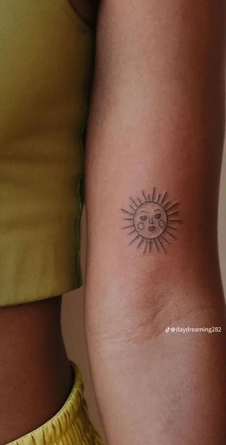 70s Tattoo Ideas, Small Sun Tattoo, Free Spirit Tattoo, Simple Sun Tattoo, Sun And Moon Tattoos, Moon Tattoos, Party Tattoos, Blue Tattoo, Sun Tattoos