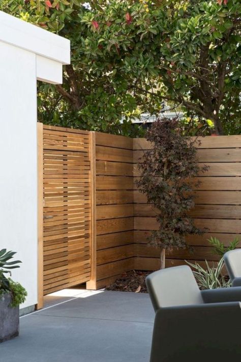 nice 16 Fabulous Backyard Fence Inspiration http://matchness.com/2018/01/28/16-fabulous-backyard-fence-inspiration/ Front Fences, Cheap Privacy Fence, Wood Fence Gates, Backyard Decks, Diy Privacy Fence, Wood Fence Design, Happy Owl, Eichler Homes, Cheap Backyard