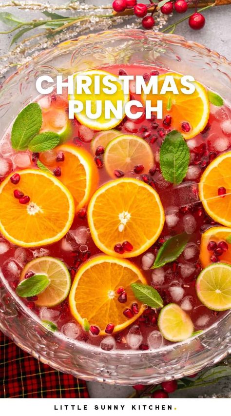 This fruity Christmas Punch is the best holiday drink that kids and adults will love! It's made with cranberry pomegranate juice, pineapple juice, and lemon-lime soda. Punch Recipes For Kids, Christmas Morning Punch, Healty Dinner, Christmas Punch Recipes, Holiday Punch, Cranberry Cocktail, Christmas Punch, Punch Recipe, Christmas Sweets