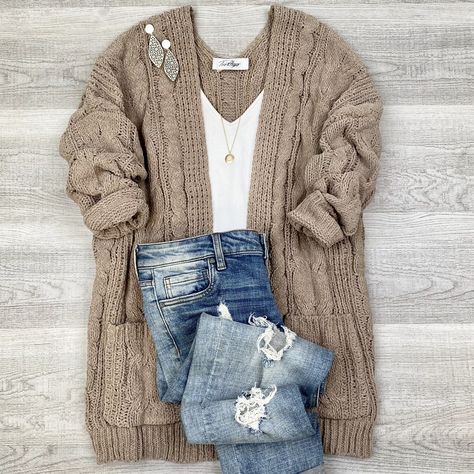 Look Boho Chic, Cable Knit Cardigan, Fall Fashion Outfits, Casual Fall Outfits, Mom Outfits, Mode Inspiration, Winter Fashion Outfits, Fall Winter Outfits, Casual Fall