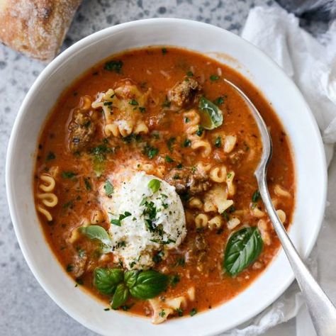 Lasagna Soup - Simply Scratch Skinnytaste Lasagna, Spicy Lasagna Soup, Spicy Lasagna, Hot Italian Sausage, Lasagna Soup, No Noodle Lasagna, Nutrition Labels, Bowl Of Soup, Pasta Bake