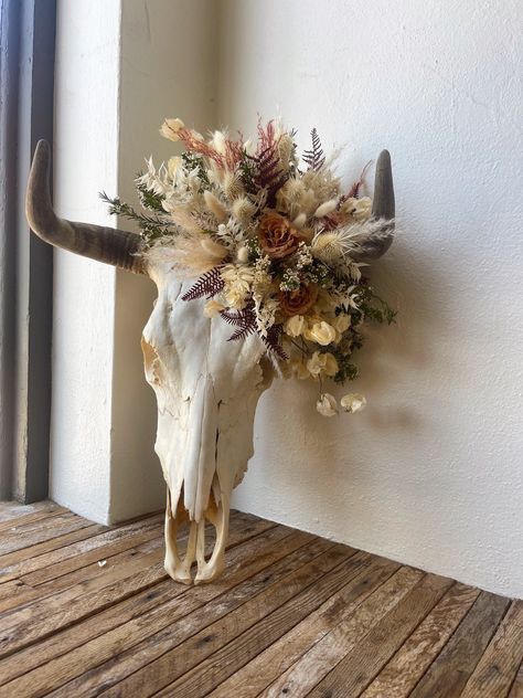 artisan florals – fourfortyco Longhorn Skull Decorating Ideas, Custom Cow Skull, Cow Skull Floral Arrangement, Cow Skulls With Flowers, Decorated Cow Skulls Diy, Cow Skull Painting Ideas, Decorated Cow Skulls, Cow Skull Flowers, Cow Horns Decor