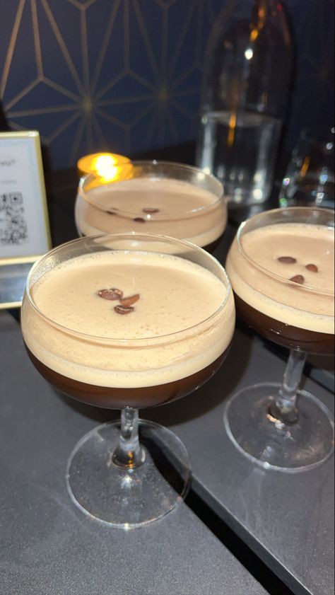 Expresso Martini Aesthetic, Tequila Cocktails Aesthetic, Vodka Martini Aesthetic, Fun Espresso Martini, Aesthetic Espresso Martini, Cocktails Aesthetic, Tito’s Espresso Martini, Cocktails Tequila, Espresso Martinis