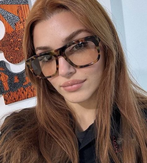 Hande Ercel Glasses, Girl Hoodie Outfit, Glasses For Face Shape, Change Hair Color, Copper Hair, Hande Ercel, Hoodie Girl, Hair Skin, Perfect Hair